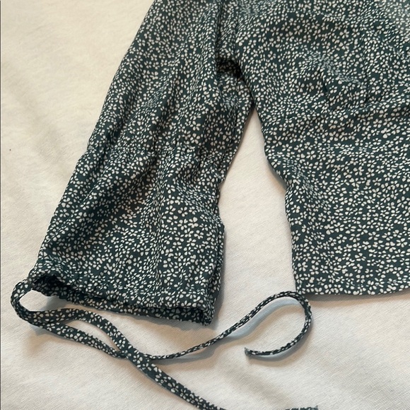 NWT-Princess Polly Green and White Ruched Crop Blouse - Picture 5 of 8